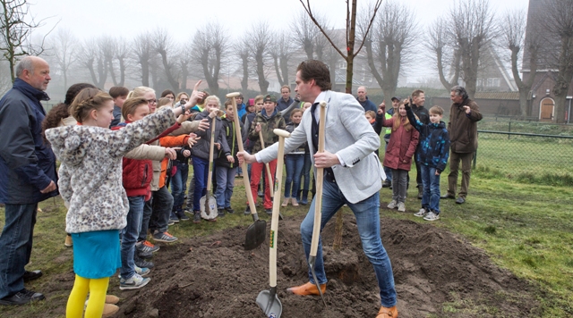 Boomplantdag Harderwijk 2015 Friesengrachtpark